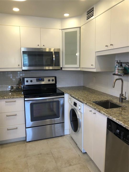 Recently Sold: $123,000 (1 beds, 1 baths, 760 Square Feet)