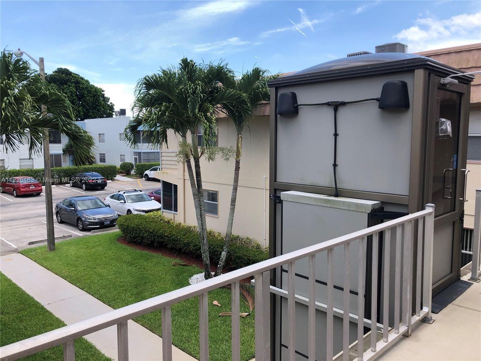 Recently Sold: $123,000 (1 beds, 1 baths, 760 Square Feet)