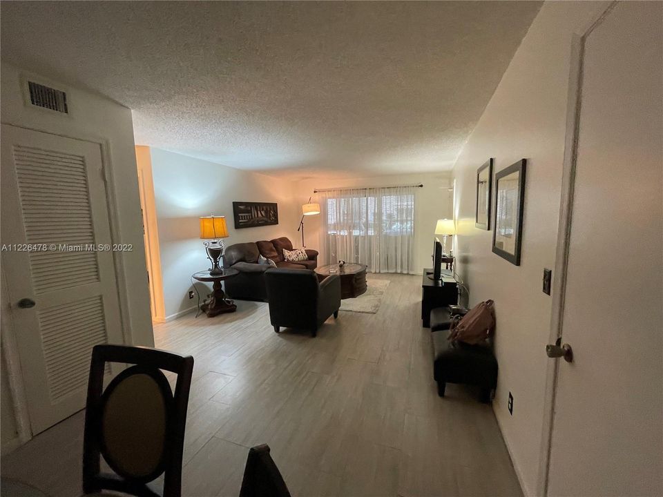 Recently Sold: $245,000 (1 beds, 1 baths, 850 Square Feet)