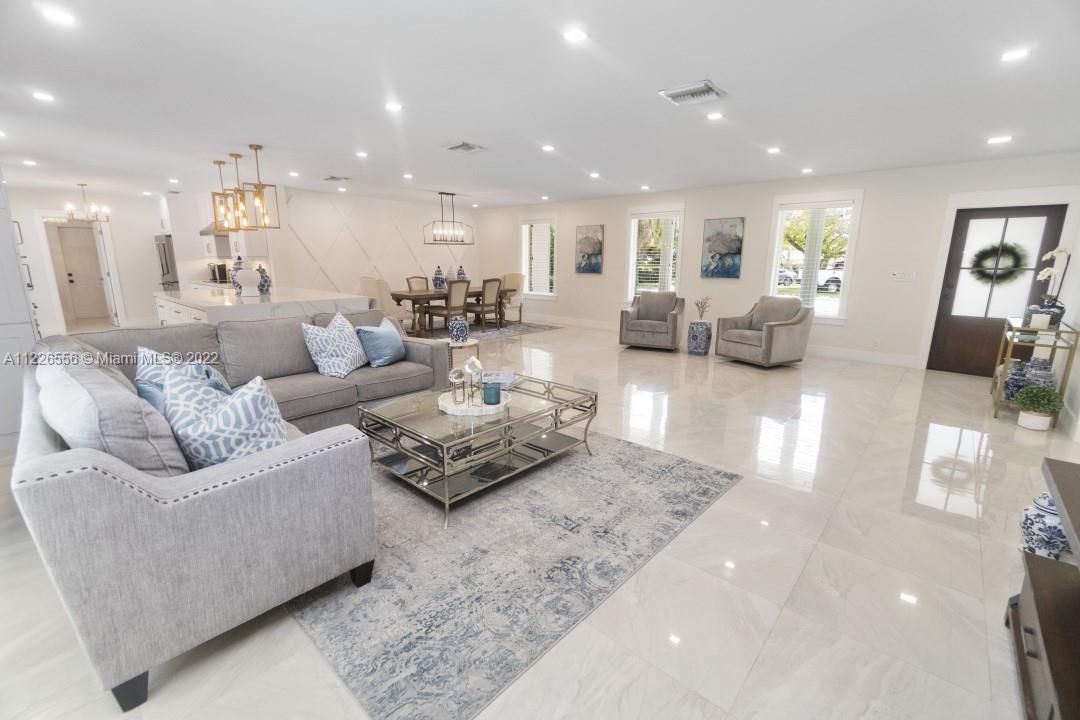 Recently Sold: $1,295,000 (4 beds, 2 baths, 2559 Square Feet)