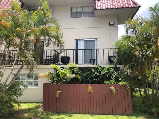 Recently Sold: $345,000 (2 beds, 1 baths, 900 Square Feet)