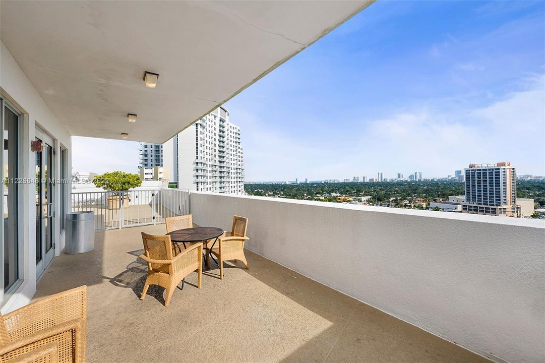 Recently Sold: $304,742 (1 beds, 1 baths, 660 Square Feet)