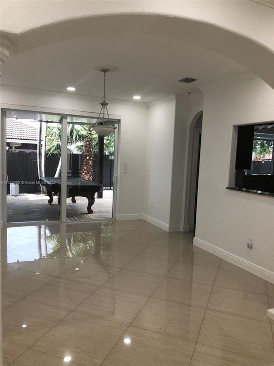 Недавно арендовано: $7,900 (5 спален, 4 ванн, 3056 Квадратных фут)