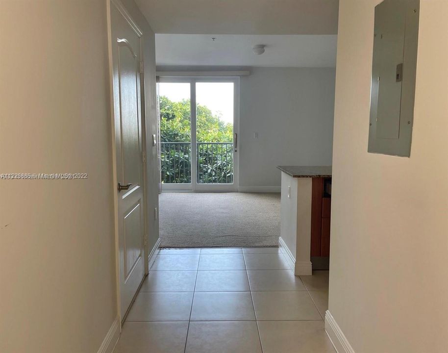 Recently Sold: $335,000 (1 beds, 1 baths, 695 Square Feet)