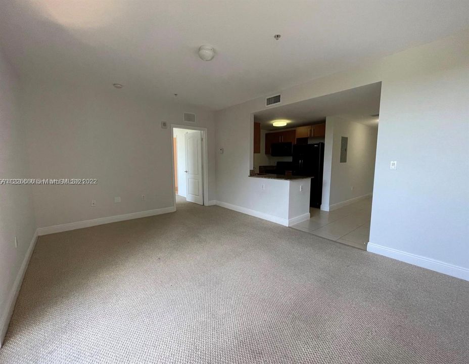 Recently Sold: $335,000 (1 beds, 1 baths, 695 Square Feet)