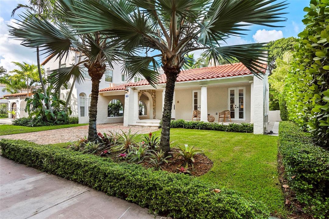 Recently Sold: $1,980,000 (4 beds, 3 baths, 2253 Square Feet)