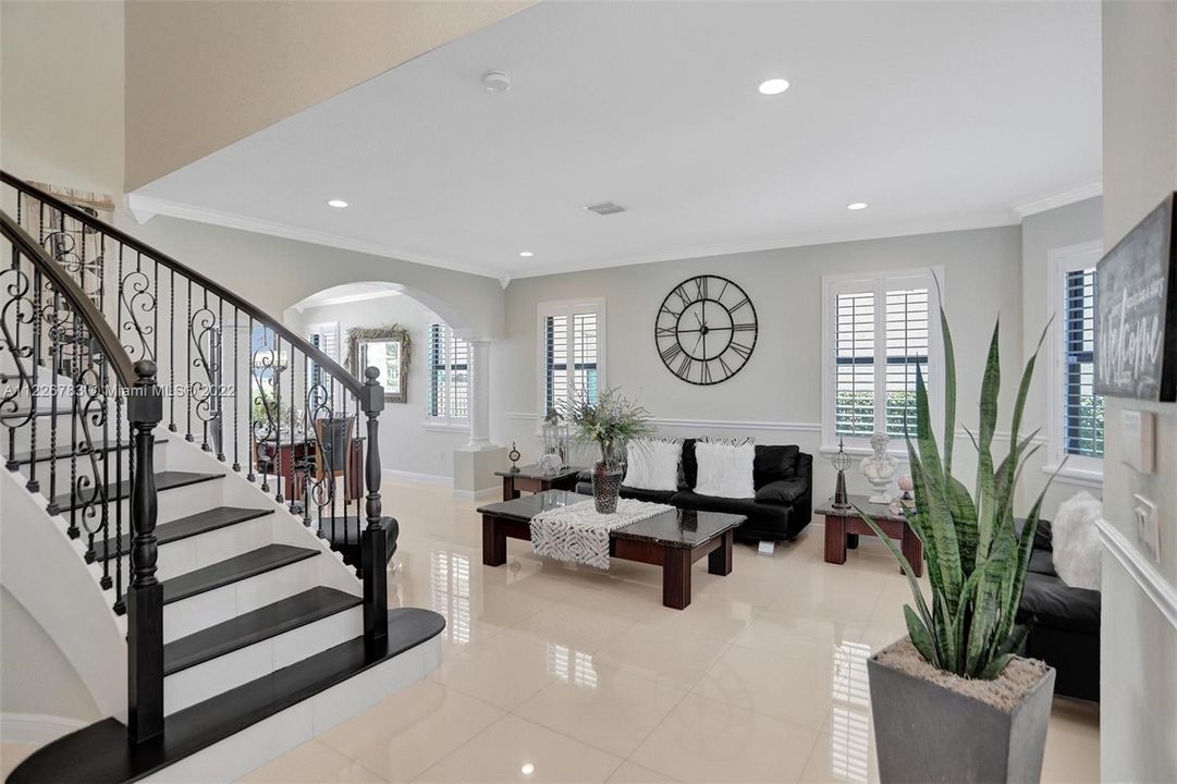 Recently Sold: $1,299,000 (5 beds, 3 baths, 3501 Square Feet)