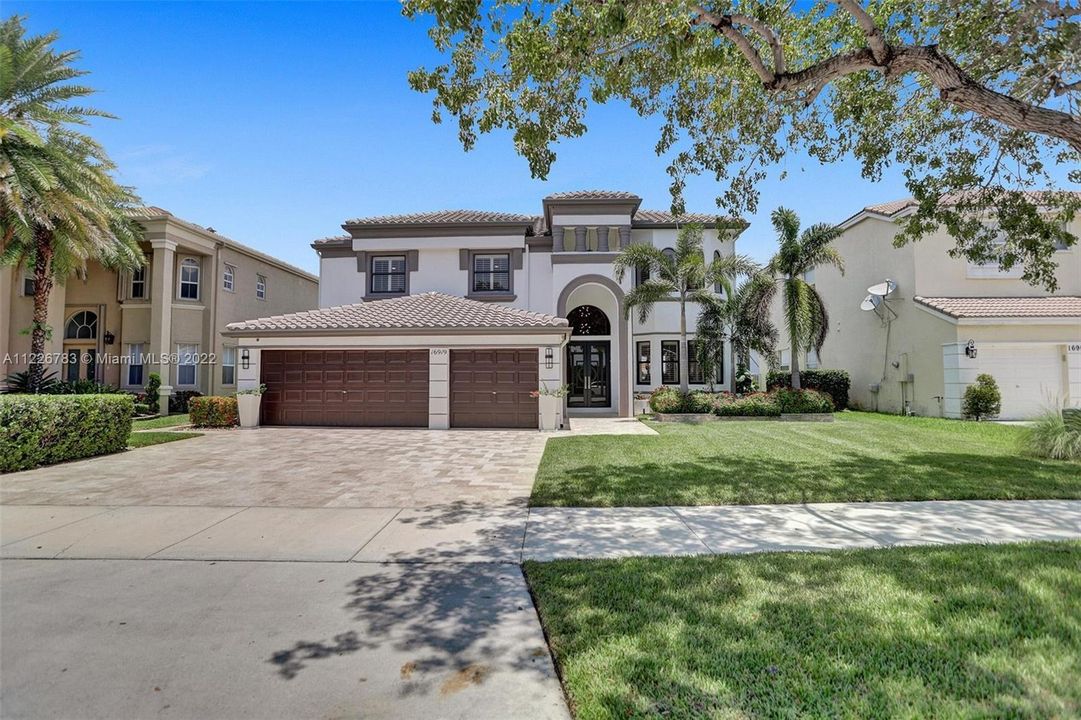 Recently Sold: $1,299,000 (5 beds, 3 baths, 3501 Square Feet)