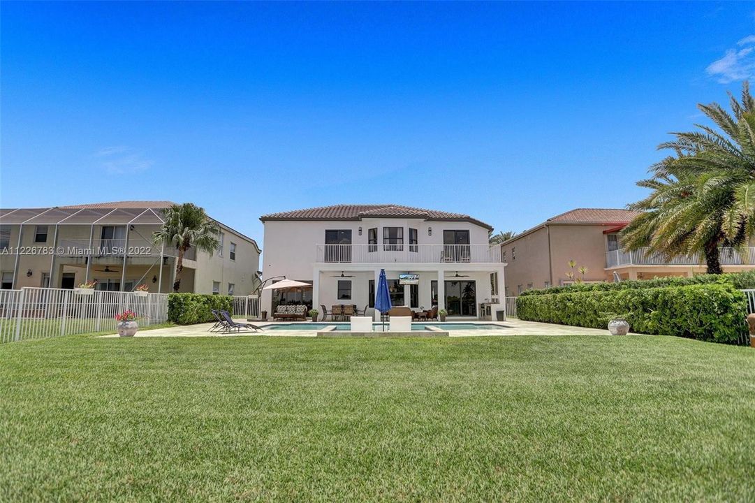 Recently Sold: $1,299,000 (5 beds, 3 baths, 3501 Square Feet)