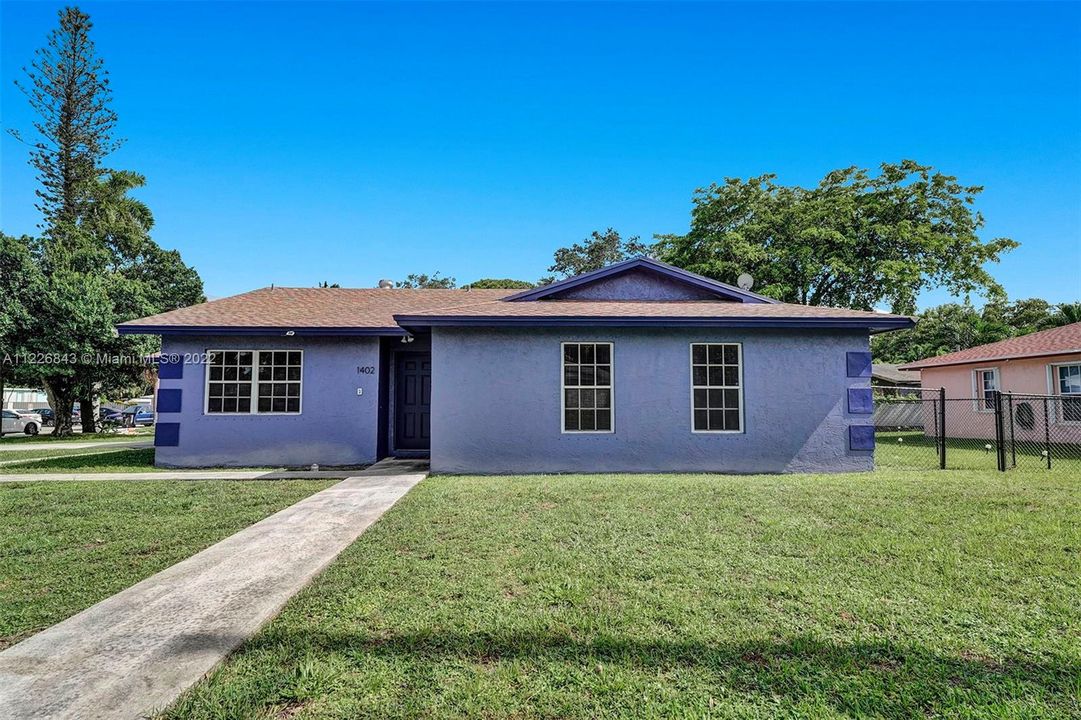 Recently Sold: $380,000 (4 beds, 2 baths, 1501 Square Feet)