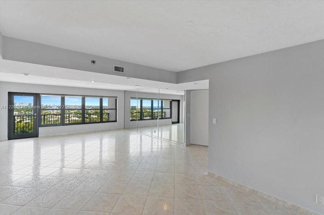 Недавно арендовано: $3,500 (2 спален, 2 ванн, 1365 Квадратных фут)