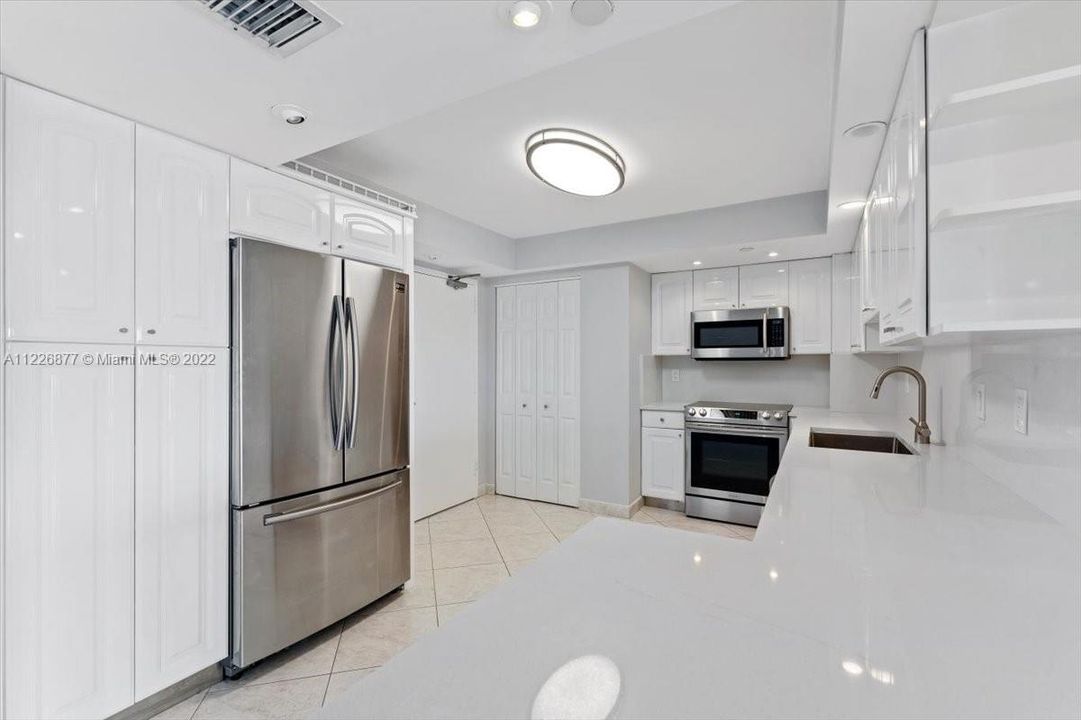 Недавно арендовано: $3,500 (2 спален, 2 ванн, 1365 Квадратных фут)