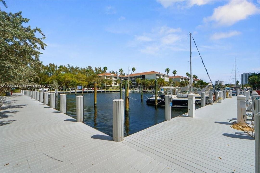 Недавно арендовано: $3,500 (2 спален, 2 ванн, 1365 Квадратных фут)