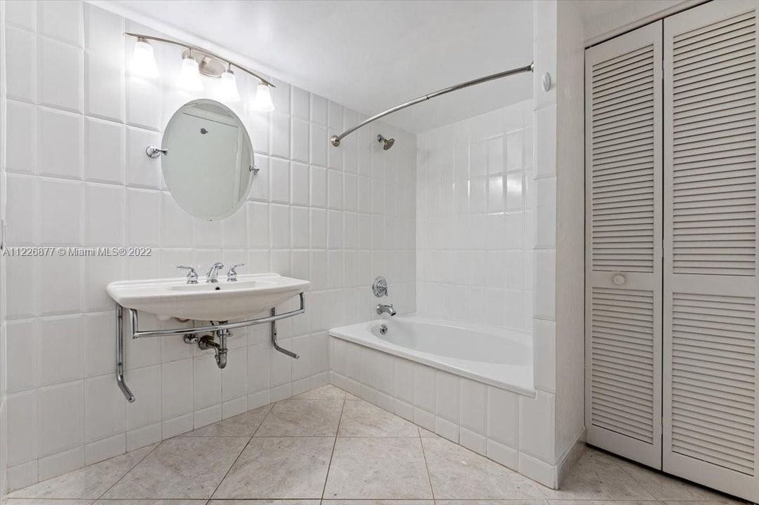 Недавно арендовано: $3,500 (2 спален, 2 ванн, 1365 Квадратных фут)