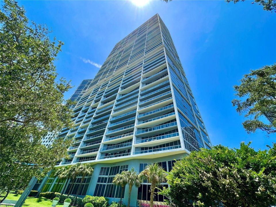 Recently Sold: $1,185,000 (2 beds, 2 baths, 1654 Square Feet)