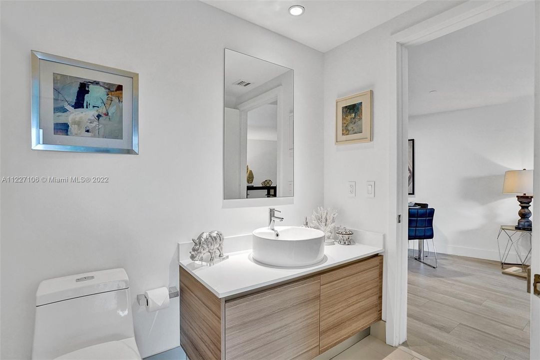 最近售出: $430,000 (1 贝兹, 1 浴室, 681 平方英尺)