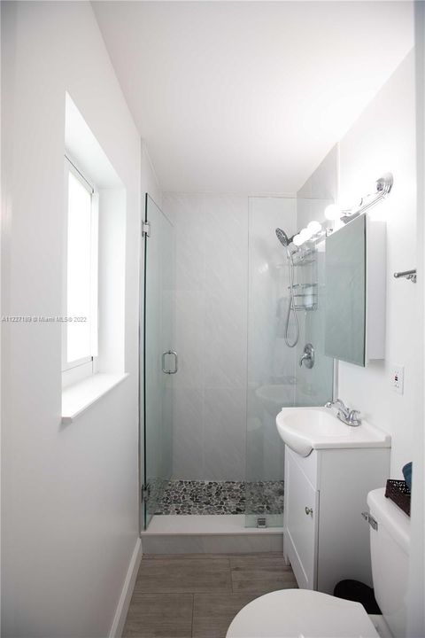 最近售出: $999,000 (2 贝兹, 2 浴室, 1138 平方英尺)
