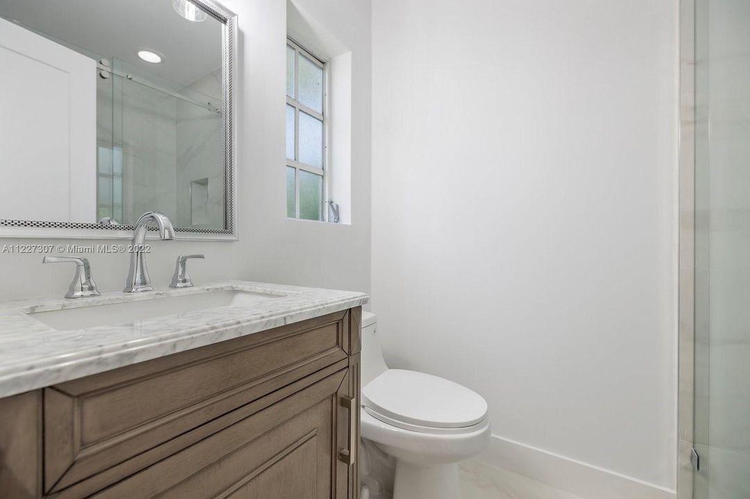 Recently Sold: $1,080,000 (3 beds, 2 baths, 1403 Square Feet)
