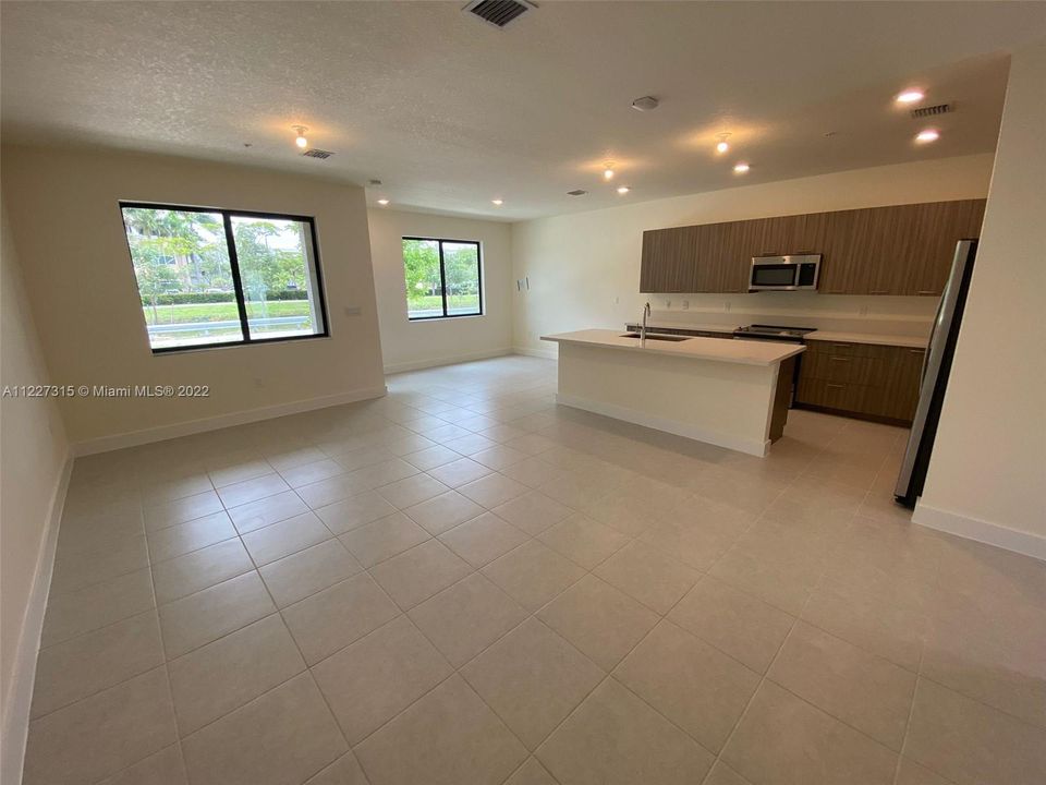 Recently Sold: $530,000 (3 beds, 2 baths, 1506 Square Feet)