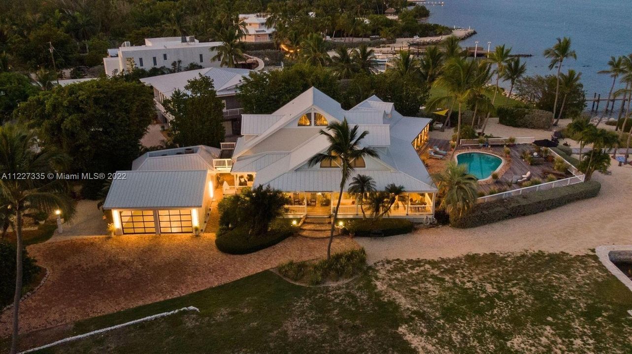 Vendido Recientemente: $12,800,000 (5 camas, 5 baños, 0 Pies cuadrados)