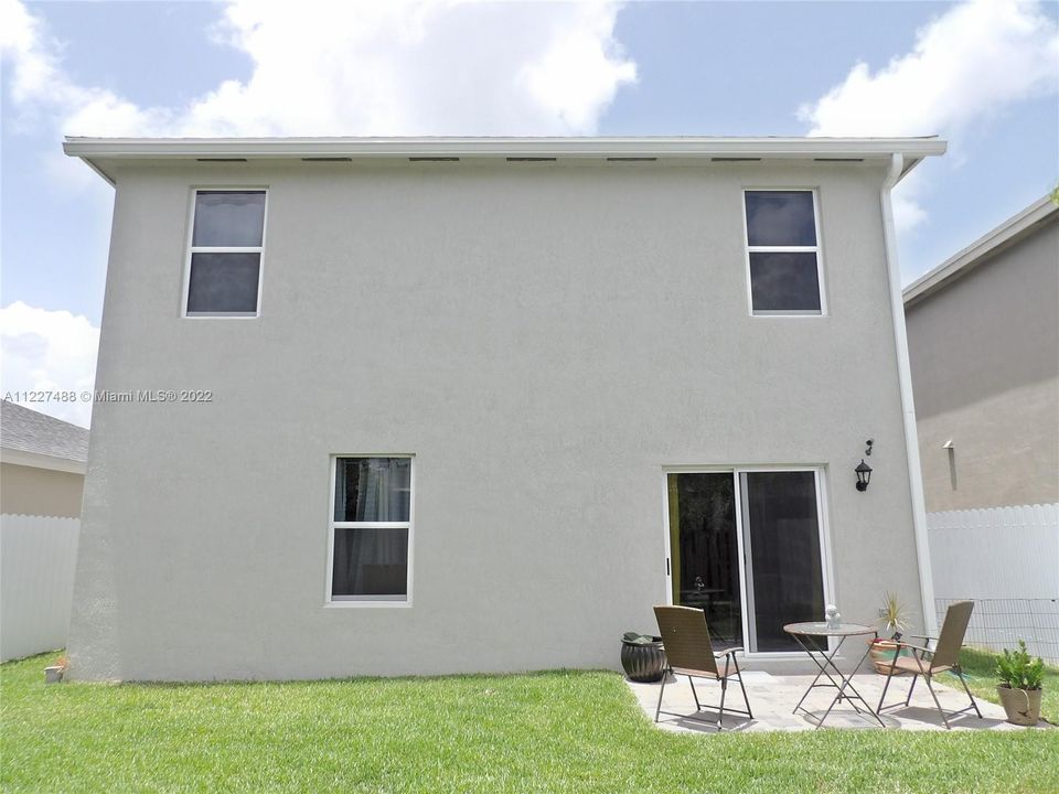 Recently Rented: $3,500 (5 beds, 3 baths, 2580 Square Feet)