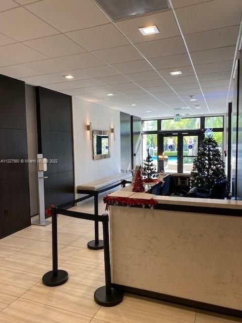 Недавно арендовано: $3,100 (1 спален, 1 ванн, 910 Квадратных фут)