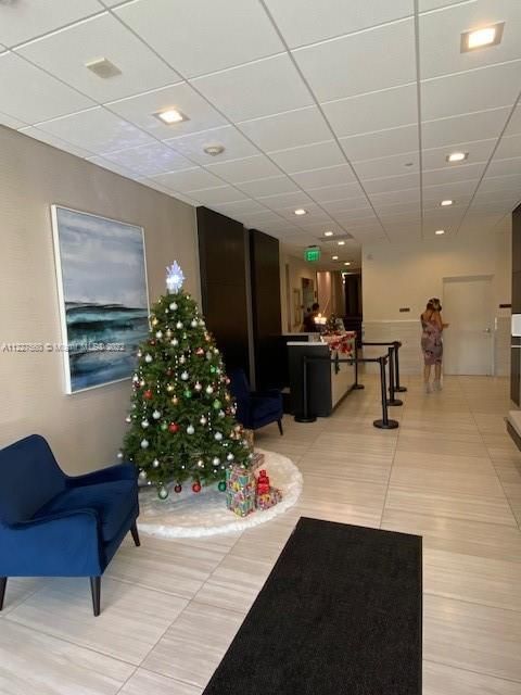 Недавно арендовано: $3,100 (1 спален, 1 ванн, 910 Квадратных фут)