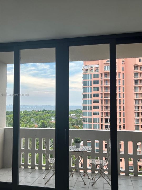 Недавно арендовано: $3,100 (1 спален, 1 ванн, 910 Квадратных фут)