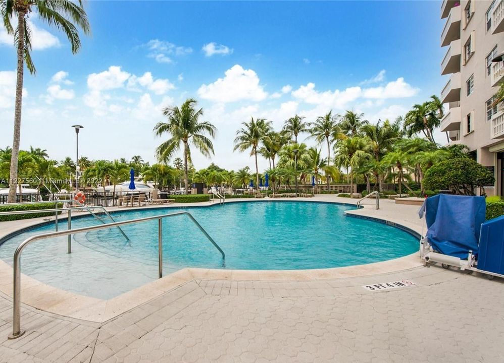 Недавно арендовано: $3,100 (1 спален, 1 ванн, 910 Квадратных фут)