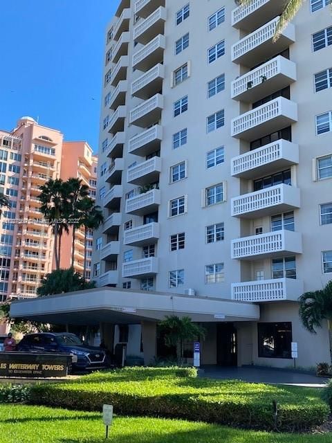 Недавно арендовано: $3,100 (1 спален, 1 ванн, 910 Квадратных фут)