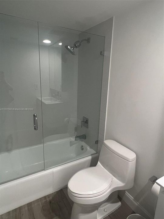 Недавно арендовано: $3,100 (1 спален, 1 ванн, 910 Квадратных фут)