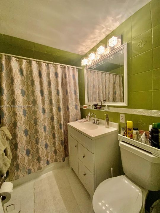 Master suite 2 bathroom-shower tub combination