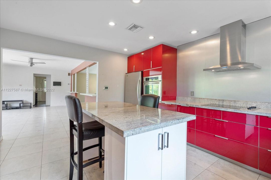 Recently Sold: $1,199,000 (2 beds, 2 baths, 1649 Square Feet)