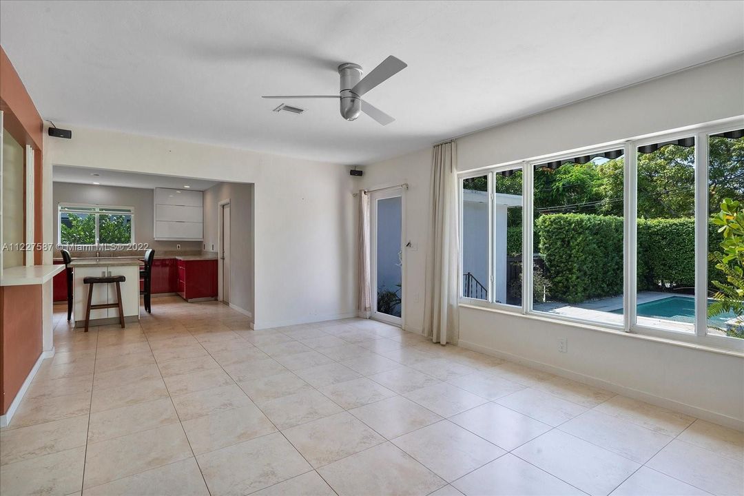 Recently Sold: $1,199,000 (2 beds, 2 baths, 1649 Square Feet)