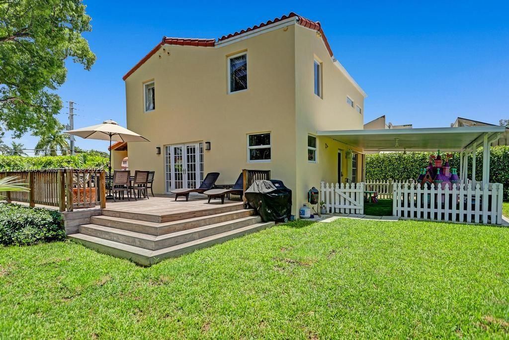 Recently Sold: $775,000 (3 beds, 1 baths, 1569 Square Feet)