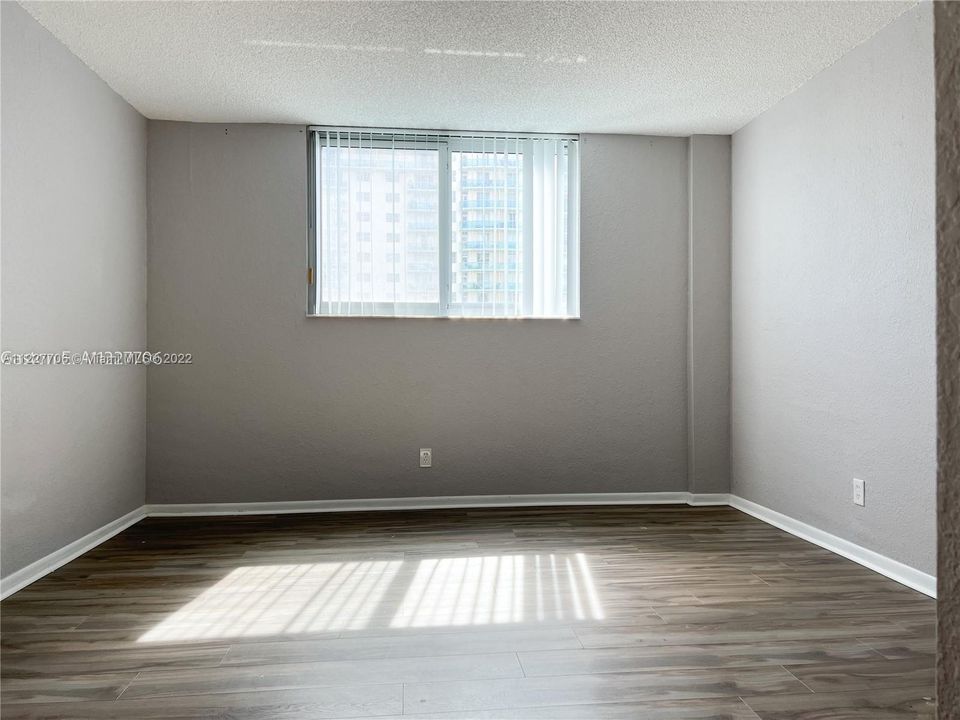 Recently Rented: $2,600 (1 beds, 1 baths, 1005 Square Feet)