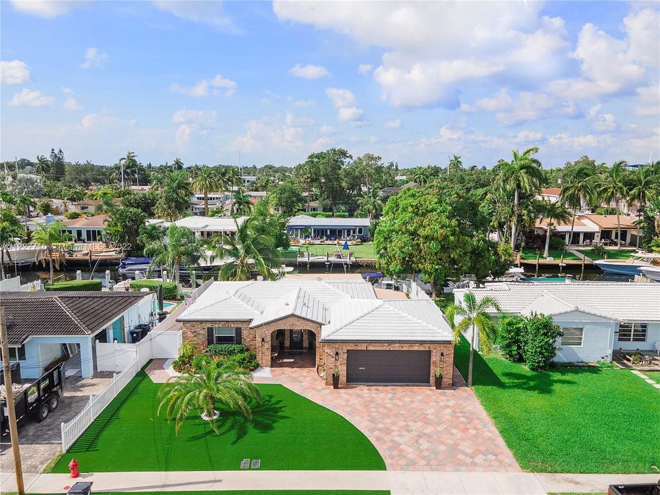 Recently Sold: $1,500,000 (3 beds, 2 baths, 1296 Square Feet)