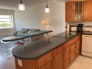 Recently Rented: $1,900 (1 beds, 1 baths, 639 Square Feet)