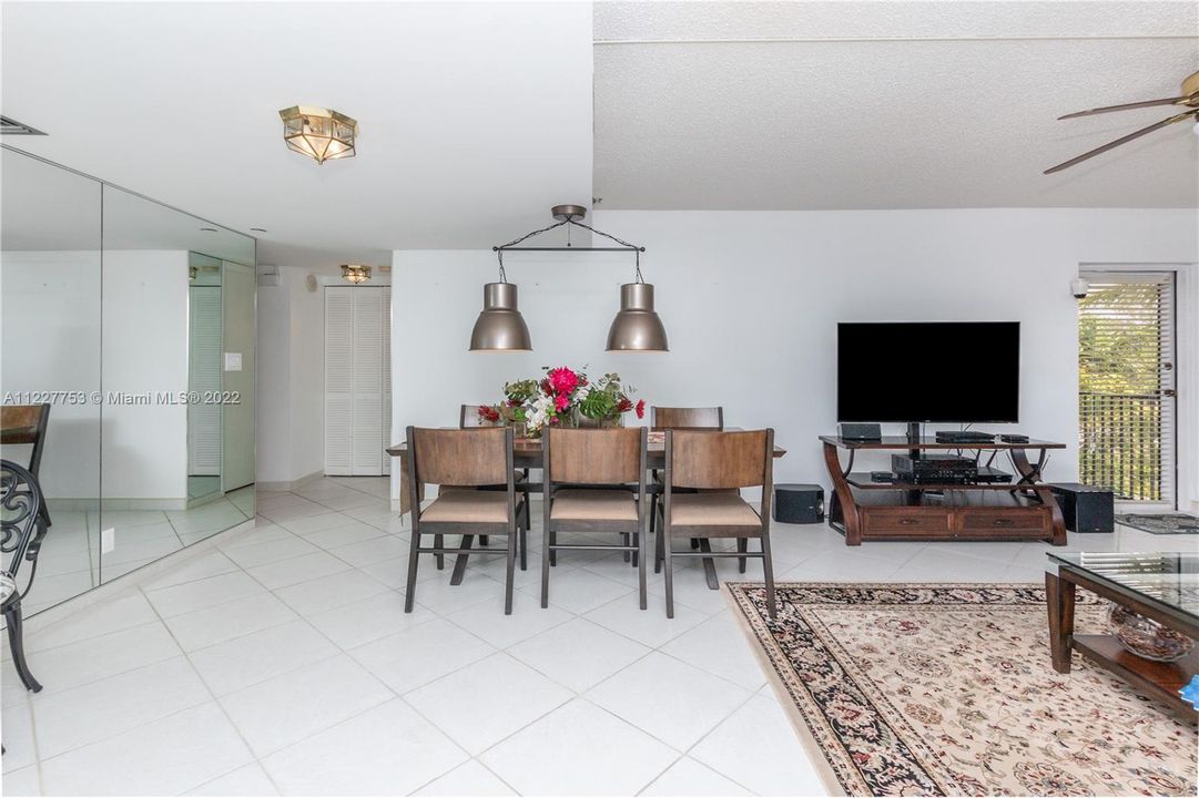Recently Sold: $434,888 (2 beds, 2 baths, 1379 Square Feet)