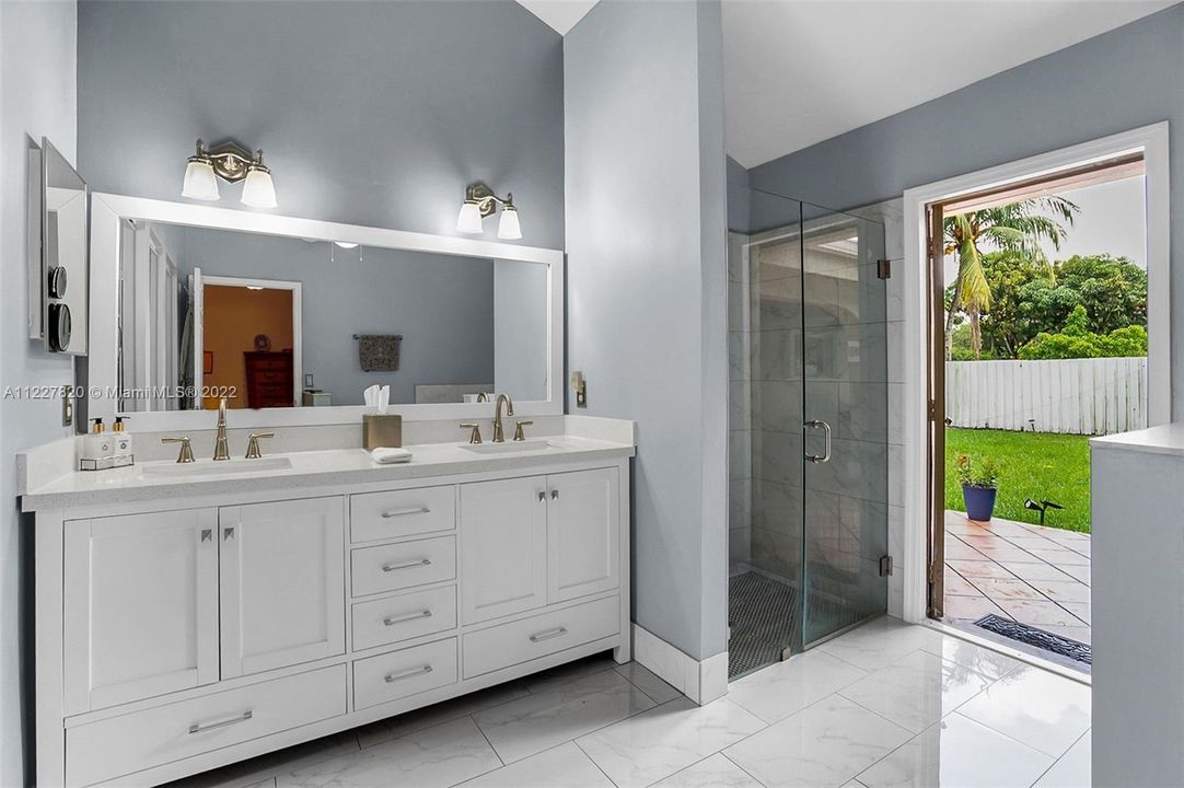 Recently Sold: $649,900 (4 beds, 2 baths, 2460 Square Feet)