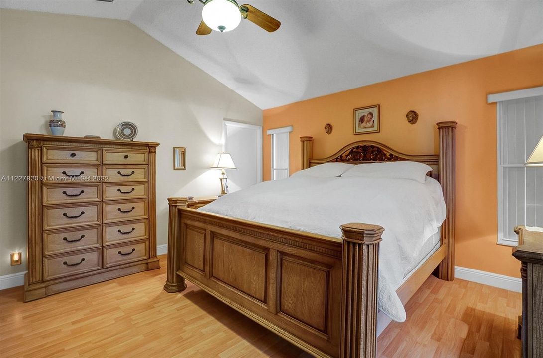 Recently Sold: $649,900 (4 beds, 2 baths, 2460 Square Feet)