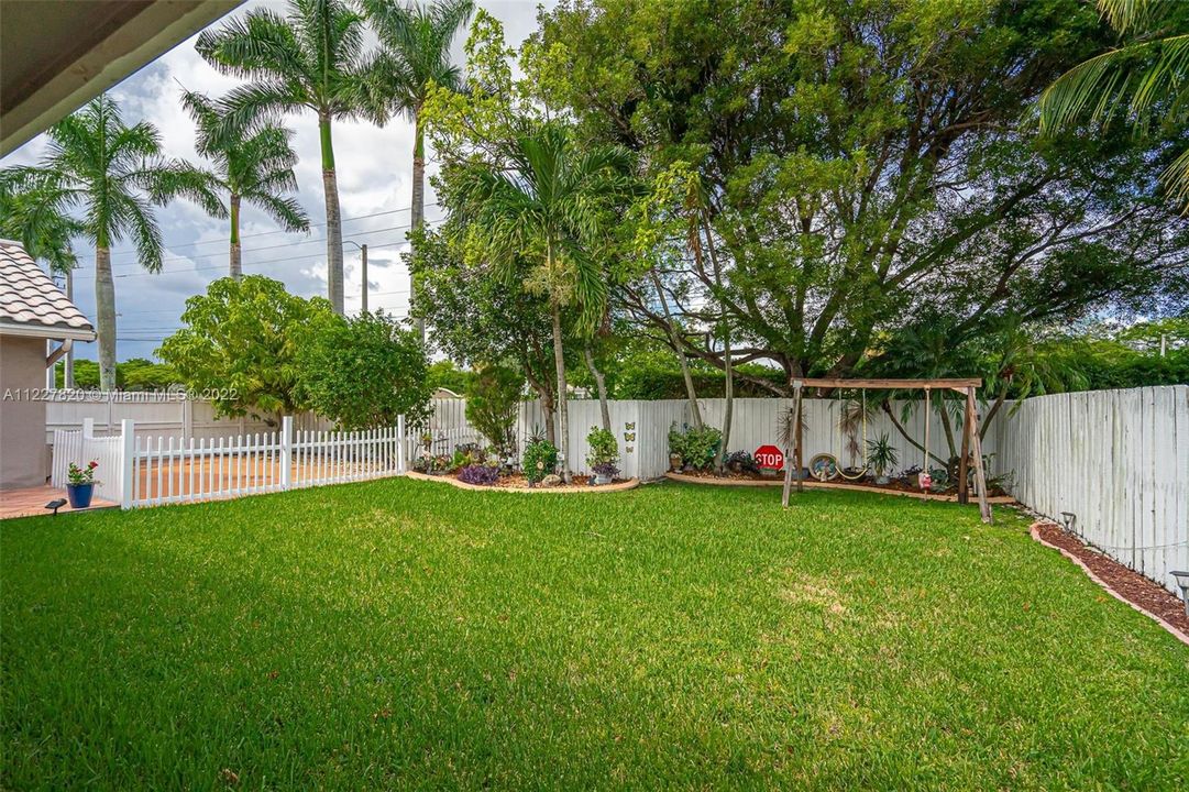 Recently Sold: $649,900 (4 beds, 2 baths, 2460 Square Feet)