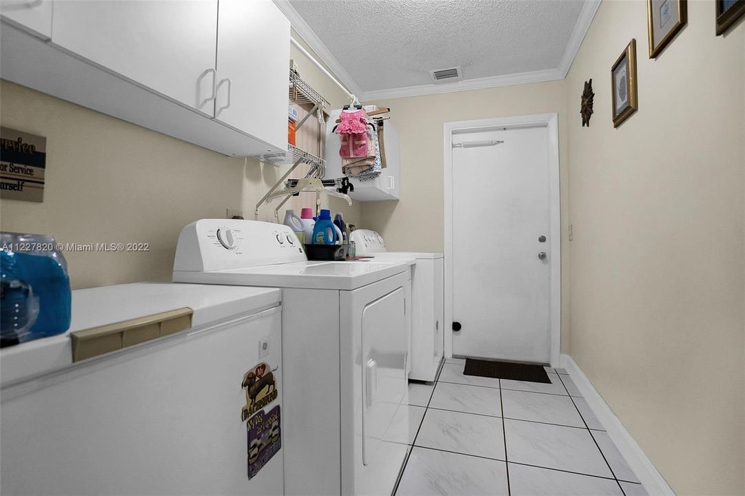 Recently Sold: $649,900 (4 beds, 2 baths, 2460 Square Feet)