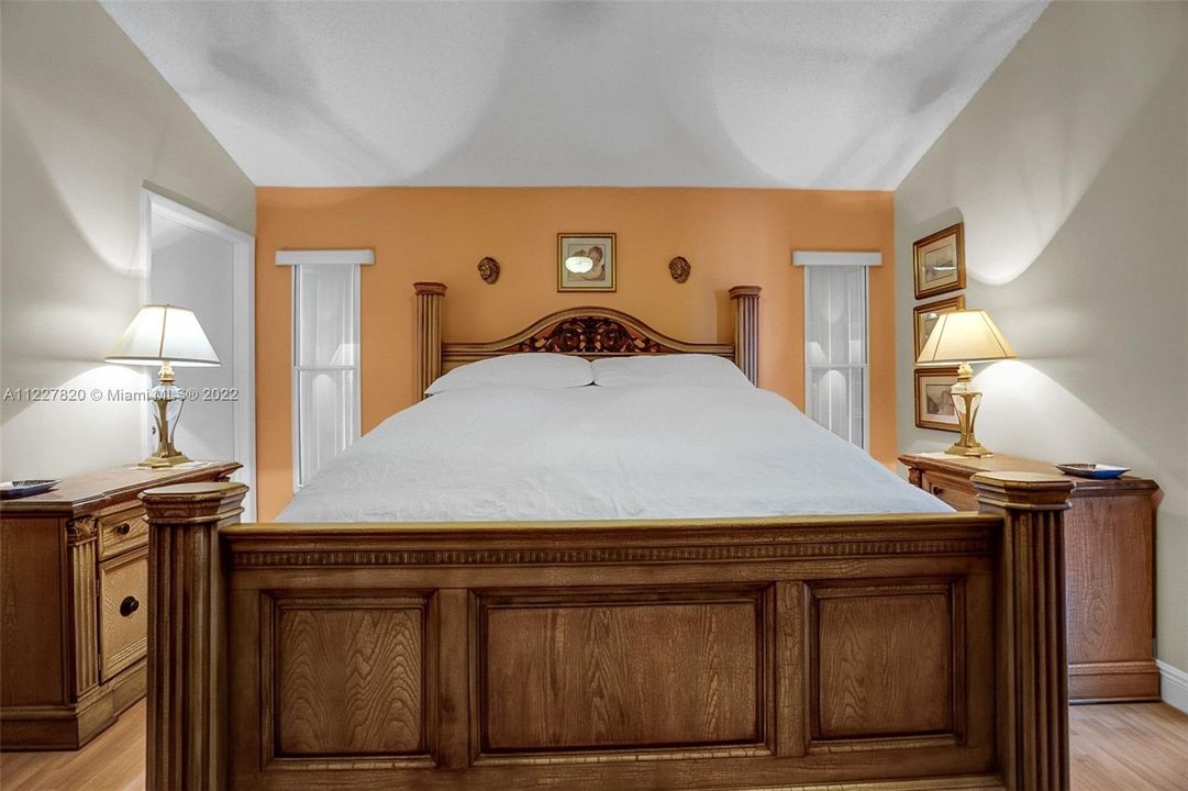 Recently Sold: $649,900 (4 beds, 2 baths, 2460 Square Feet)