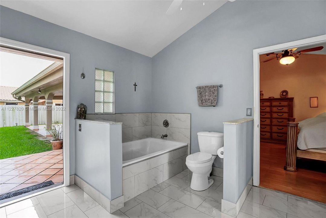 Recently Sold: $649,900 (4 beds, 2 baths, 2460 Square Feet)