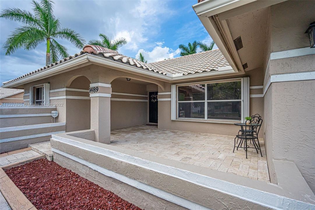 Recently Sold: $649,900 (4 beds, 2 baths, 2460 Square Feet)