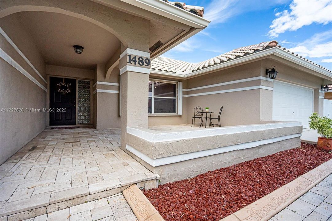 Recently Sold: $649,900 (4 beds, 2 baths, 2460 Square Feet)