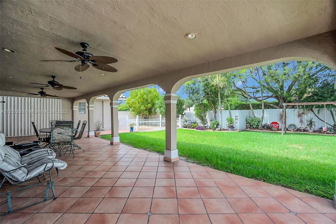 Recently Sold: $649,900 (4 beds, 2 baths, 2460 Square Feet)