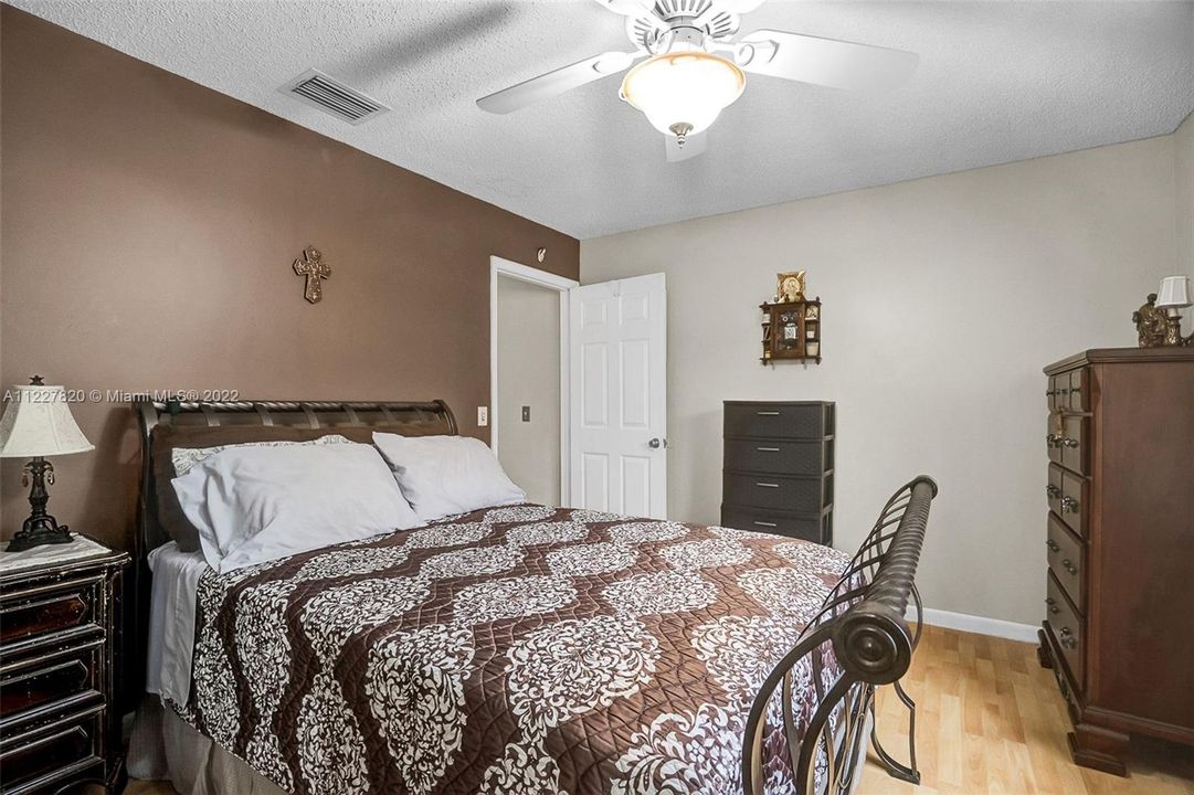 Recently Sold: $649,900 (4 beds, 2 baths, 2460 Square Feet)