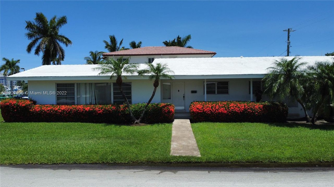 Recently Sold: $1,080,000 (3 beds, 2 baths, 2170 Square Feet)